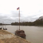 Découverte du patrimoine bâti depuis le quai de Chouzé.
