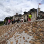 Écoles en balade - tout le petit monde est à quai.